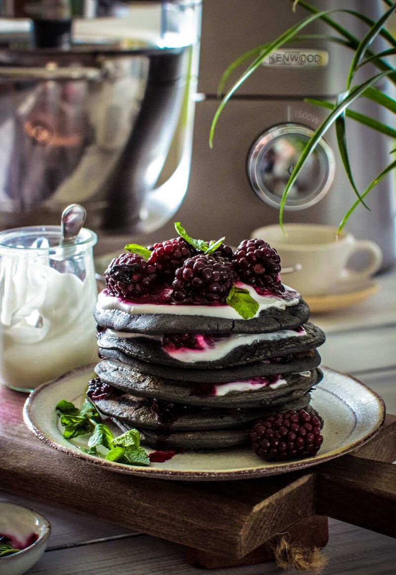 activated-charcoal-pancakes-with-blackerry-compote-with-kenwood 1