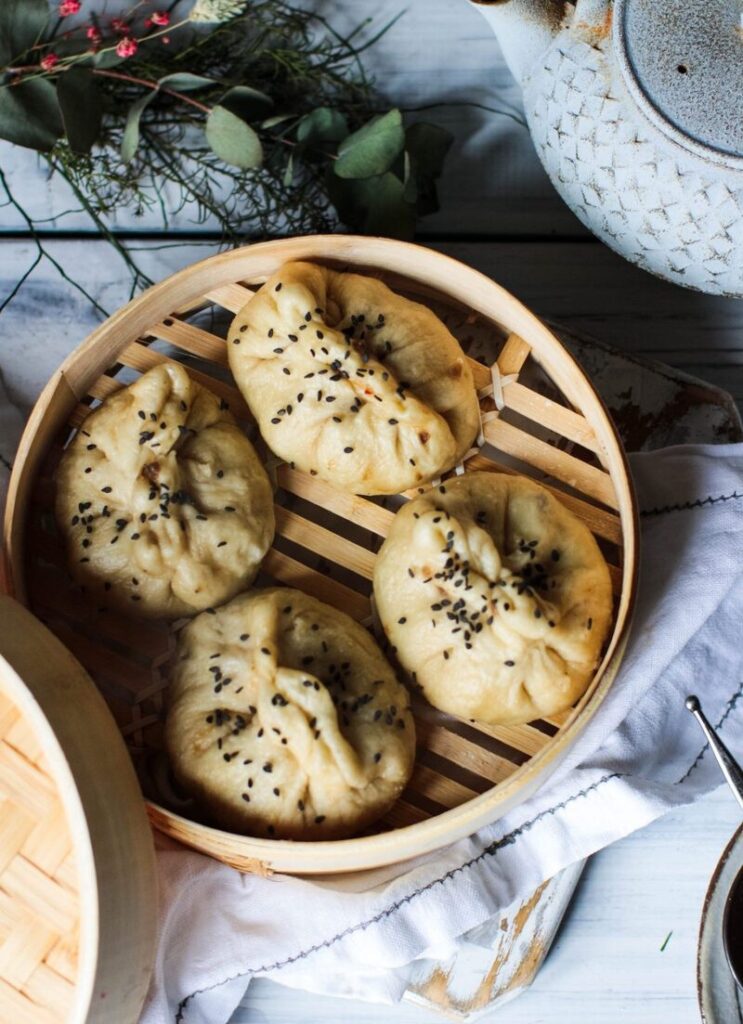 Hoisin mushroom steam buns
