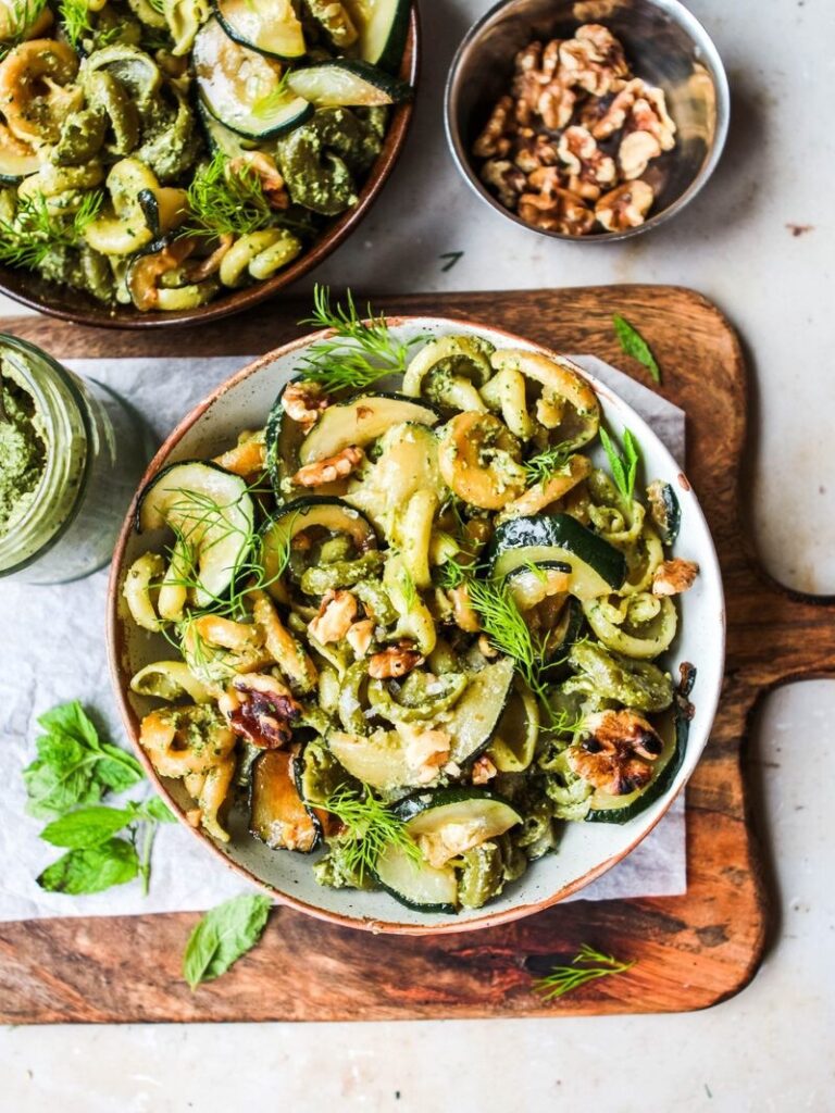 Pasta with basil and walnut pesto