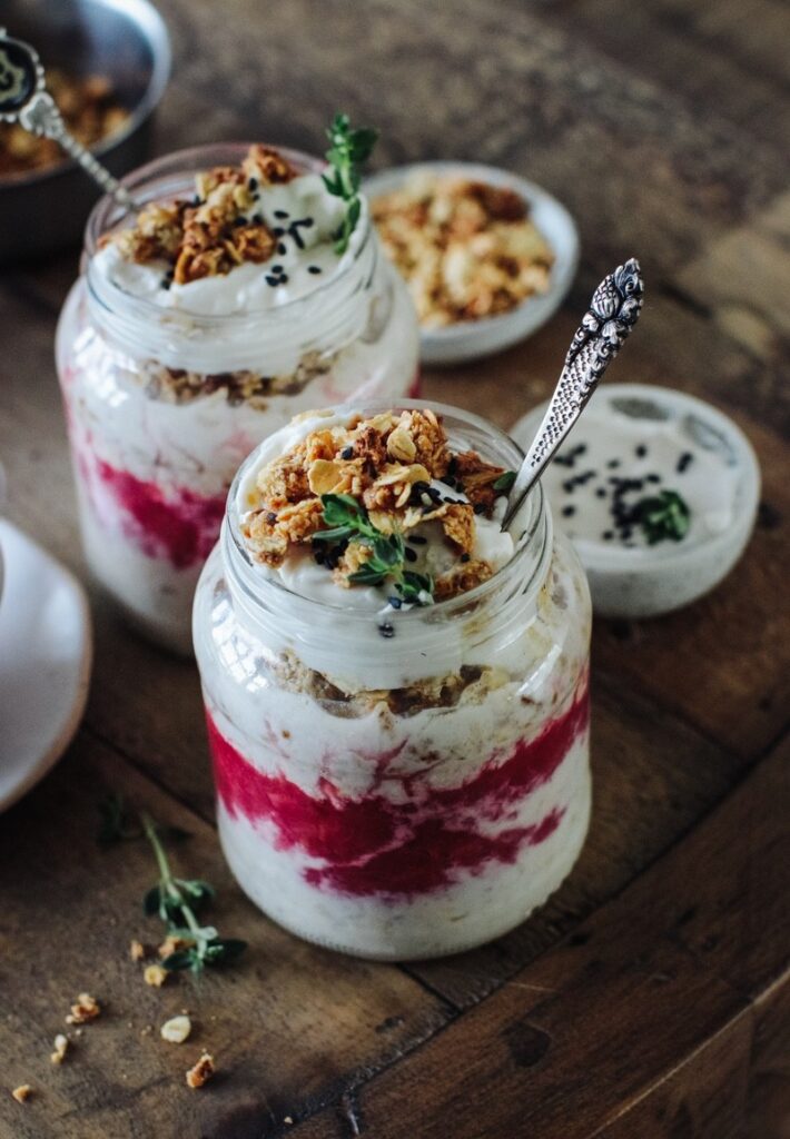 Rhubarb parfait with creamy oats and granola (gluten free)