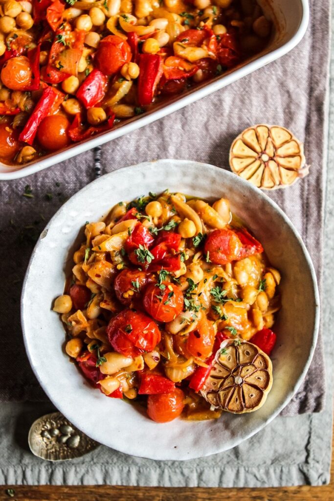 Roast pepper, tomato & caramelised onion white bean bake
