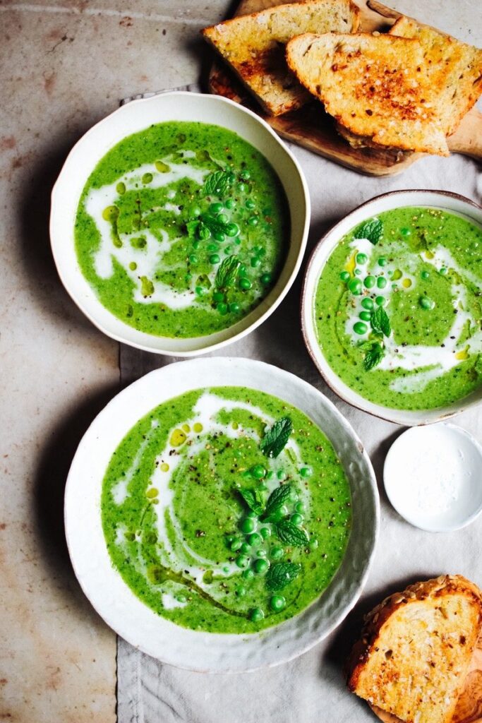 Courgette, rocket and pea soup